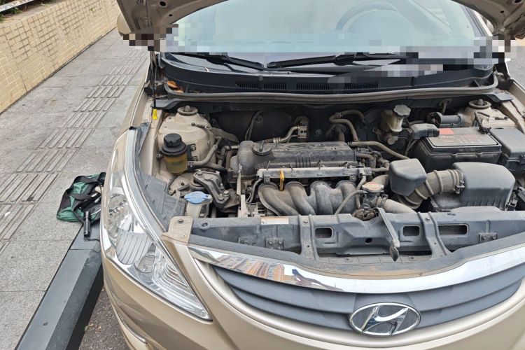 Used Hyundai Verna (older generation) 2010 Sedan 1.4L Manual Comfort GS Engine Bay Right