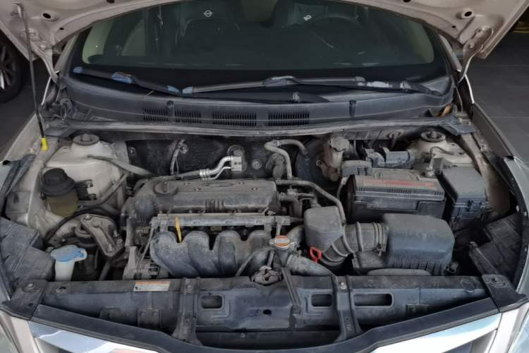 Used Hyundai Verna (older generation) 2010 Sedan 1.4L Automatic Fashionable GT Model Engine Bay