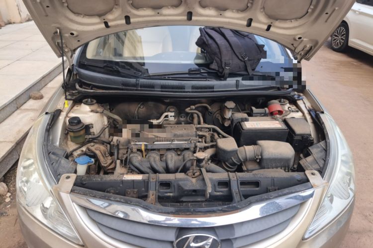 Used Hyundai Verna (older generation) 2010 Sedan 1.4L Manual Comfort GS Engine Bay