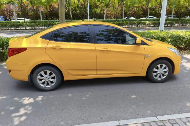 Used Hyundai Verna (older generation) 2010 Sedan 1.4L Automatic Comfort Model GS Exterior 3