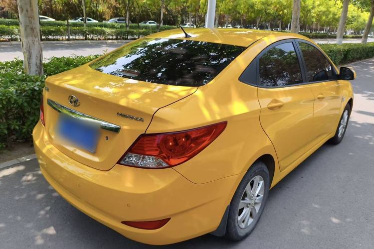 Used Hyundai Verna (older generation) 2010 Sedan 1.4L Automatic Comfort Model GS Exterior 4