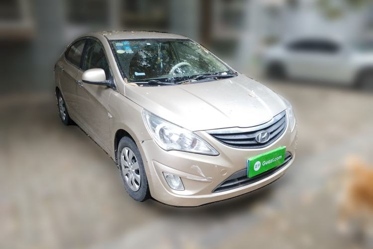 Used Hyundai Verna (older generation) 2010 Sedan 1.4L Manual Comfort GS Front Right 45 Deg