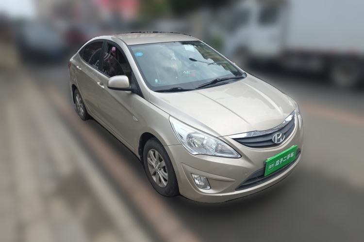 Used Hyundai Verna (older generation) 2010 Sedan 1.4L Automatic Comfort Model GS Front Right 45 Deg