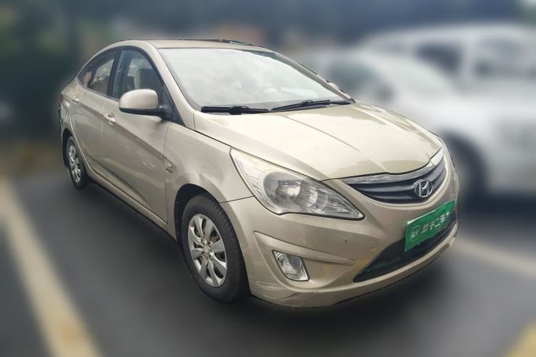 Used Hyundai Verna (older generation) 2010 Sedan 1.4L Manual Standard GL Model Front Right 45 Deg