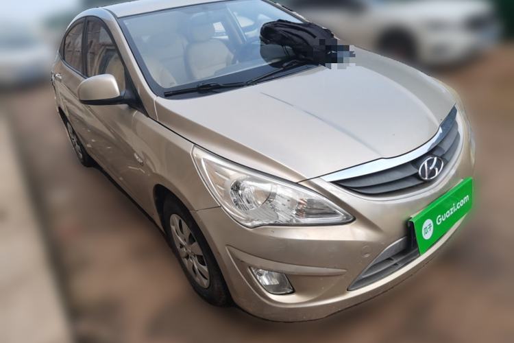 Used Hyundai Verna (older generation) 2010 Sedan 1.4L Manual Comfort GS Front Right 45 Deg
