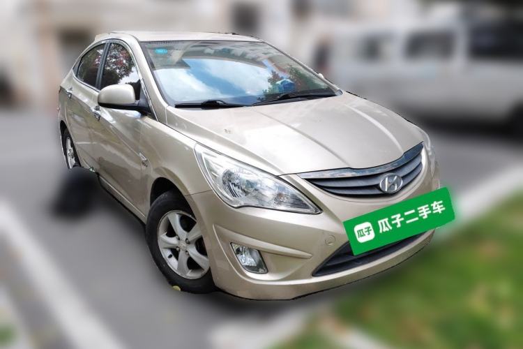 Used Hyundai Verna (older generation) 2010 Sedan 1.4L Manual BLUE Model Front Right 45 Deg