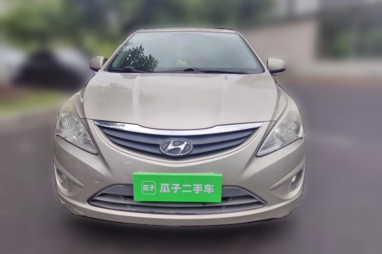 Used Hyundai Verna (older generation) 2010 Sedan 1.4L Manual BLUE Model Front