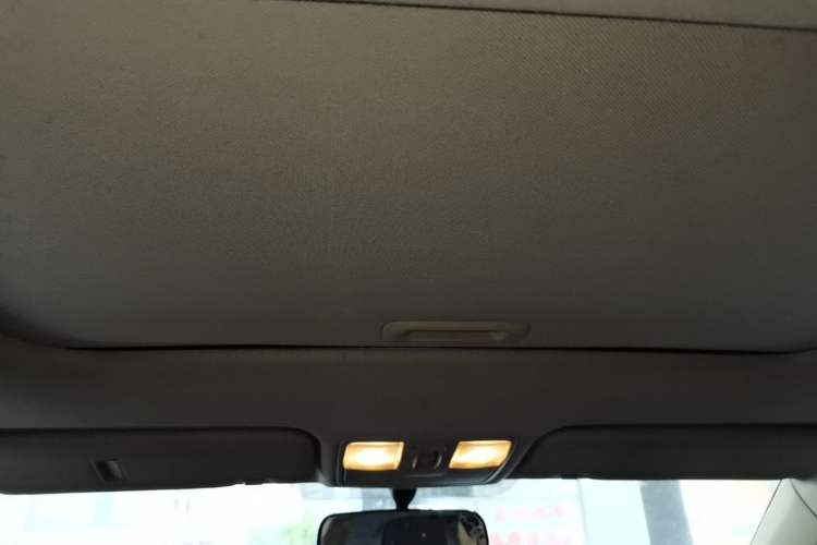 Used Hyundai Verna (older generation) 2010 Sedan 1.4L Automatic Fashionable GT Model Headliner