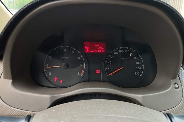 Used Hyundai Verna (older generation) 2010 Sedan 1.4L Manual Comfort GS Instrument Cluster