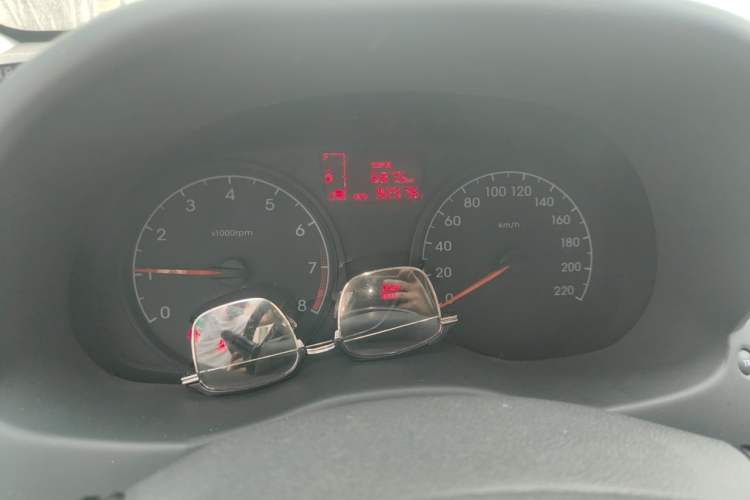 Used Hyundai Verna (older generation) 2010 Sedan 1.4L Manual Standard GL Model Instrument Cluster