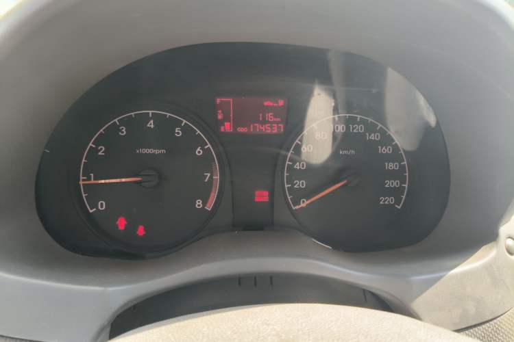 Used Hyundai Verna (older generation) 2010 Sedan 1.4L Manual Comfort GS Instrument Cluster
