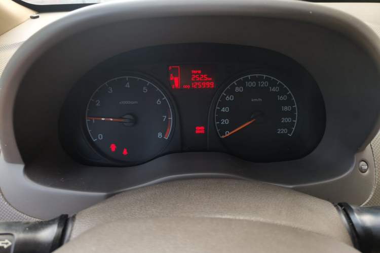 Used Hyundai Verna (older generation) 2010 Sedan 1.4L Manual Comfort GS Instrument Cluster