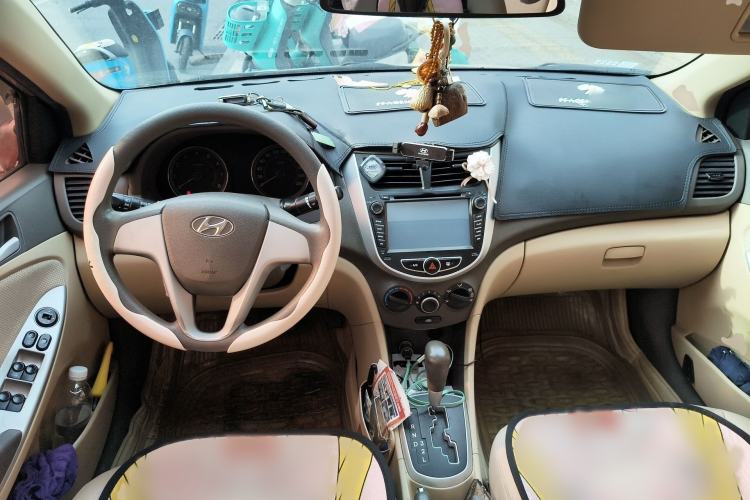 Used Hyundai Verna (older generation) 2010 Sedan 1.4L Automatic Fashionable GT Model Interior 2