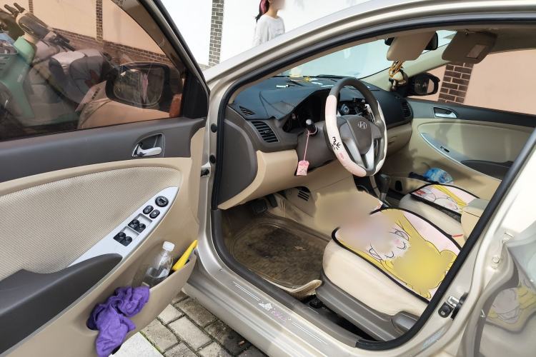 Used Hyundai Verna (older generation) 2010 Sedan 1.4L Automatic Fashionable GT Model Interior 3
