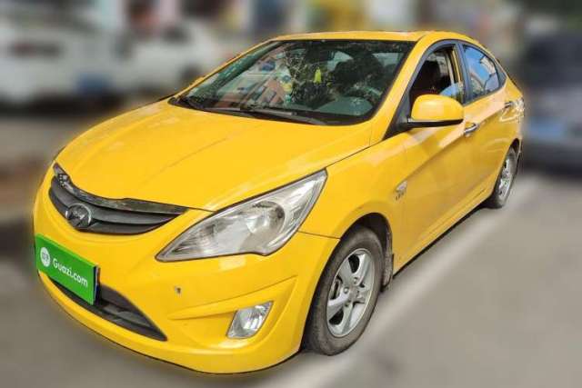 Ojetý Hyundai Verna (older generation) 2010 Sedan 1.4L Automatic Fashionable GT Model