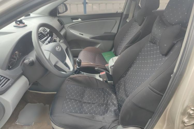 Used Hyundai Verna (older generation) 2010 Sedan 1.4L Manual Standard GL Model Left Front Seat