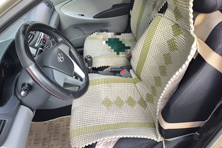 Used Hyundai Verna (older generation) 2010 Sedan 1.4L Manual Comfort GS Left Front Seat