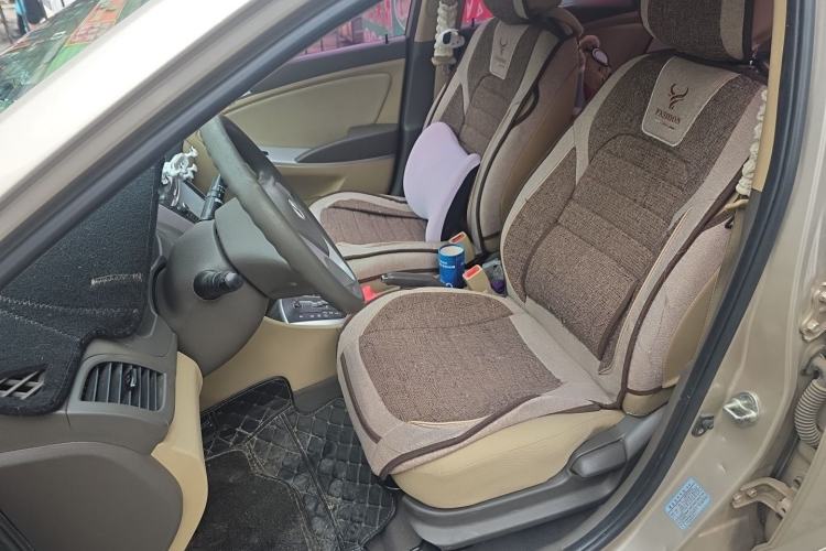 Used Hyundai Verna (older generation) 2010 Sedan 1.4L Automatic Comfort Model GS Left Front Seat