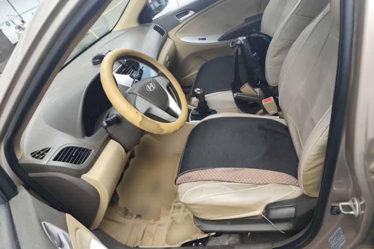 Used Hyundai Verna (older generation) 2010 Sedan 1.4L Manual Standard GL Model Left Front Seat