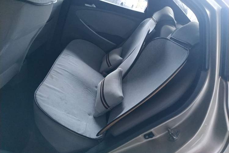Used Hyundai Verna (older generation) 2010 Sedan 1.4L Manual Comfort GS Left Rear Seat