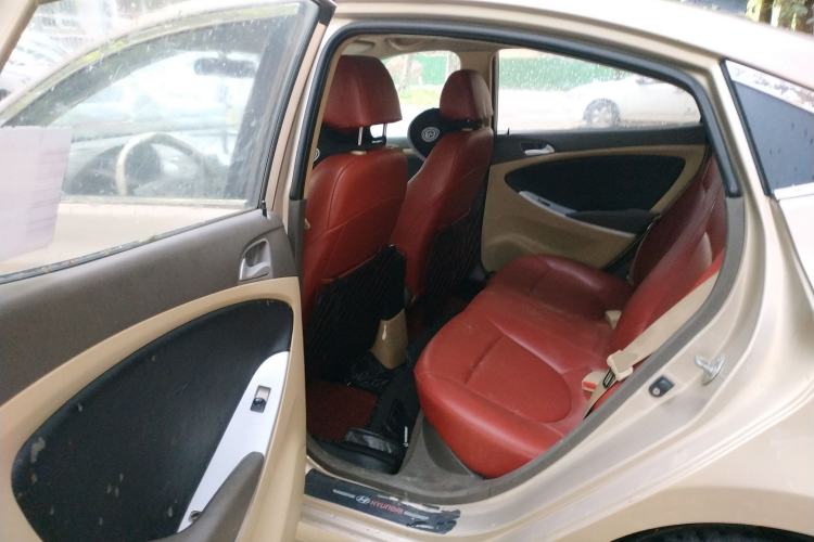 Used Hyundai Verna (older generation) 2010 Sedan 1.4L Manual Comfort GS Left Rear Seat
