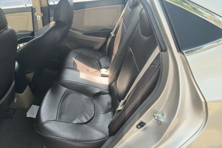 Used Hyundai Verna (older generation) 2010 Sedan 1.4L Manual Comfort GS Left Rear Seat
