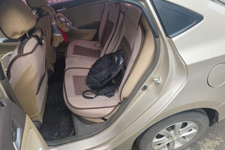 Used Hyundai Verna (older generation) 2010 Sedan 1.4L Automatic Comfort Model GS Left Rear Seat
