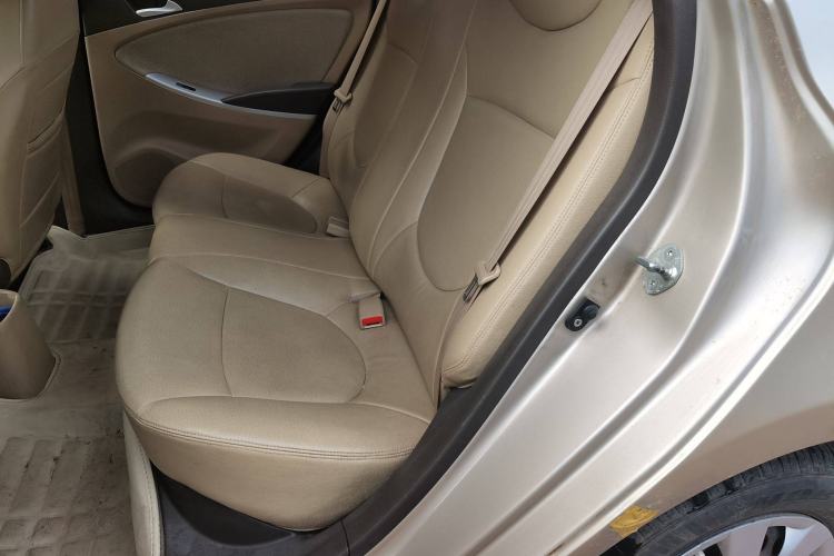 Used Hyundai Verna (older generation) 2010 Sedan 1.4L Manual Comfort GS Left Rear Seat