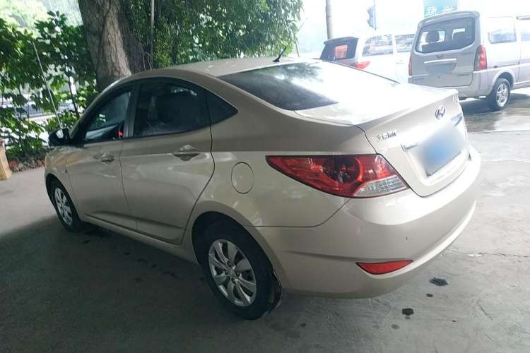 Used Hyundai Verna (older generation) 2010 Sedan 1.4L Manual Comfort GS Left Side