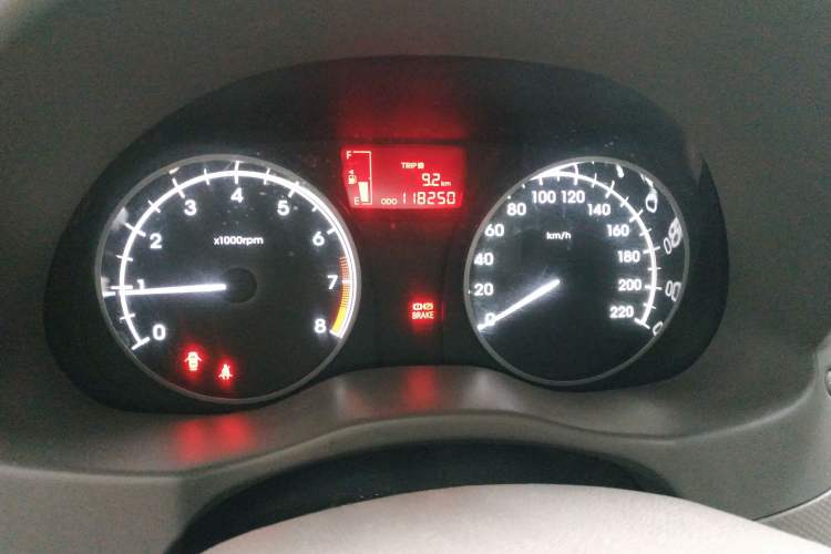 Used Hyundai Verna (older generation) 2010 Sedan 1.4L Manual Comfort GS Odometer Close Up