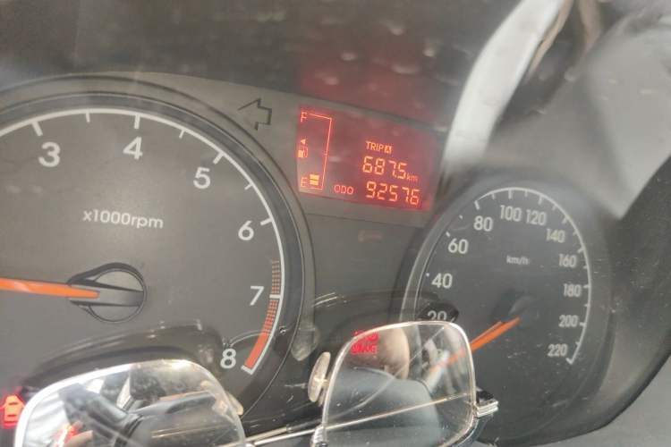Used Hyundai Verna (older generation) 2010 Sedan 1.4L Manual Standard GL Model Odometer Close Up