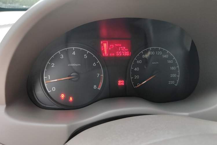 Used Hyundai Verna (older generation) 2010 Sedan 1.4L Automatic Comfort Model GS Odometer Close Up