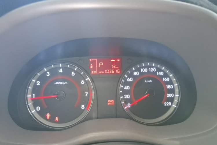 Used Hyundai Verna (older generation) 2010 Sedan 1.4L Automatic Fashionable GT Model Odometer Close Up