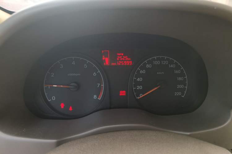 Used Hyundai Verna (older generation) 2010 Sedan 1.4L Manual Comfort GS Odometer Close Up