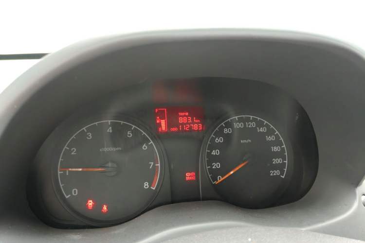 Used Hyundai Verna (older generation) 2010 Sedan 1.4L Manual BLUE Model Odometer Close Up