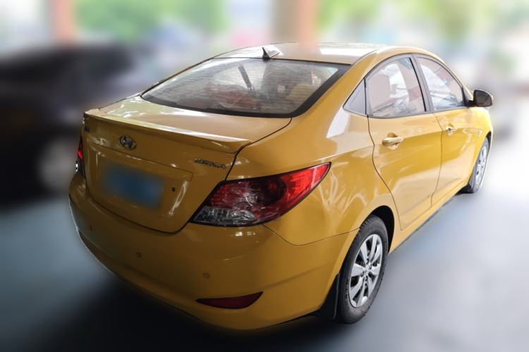 Used Hyundai Verna (older generation) 2010 Sedan 1.4L Manual Standard GL Model Rear Right 45 Deg