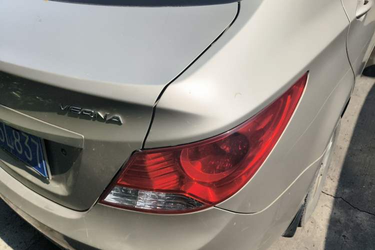 Used Hyundai Verna (older generation) 2010 Sedan 1.4L Manual Comfort GS Right Rear Taillight