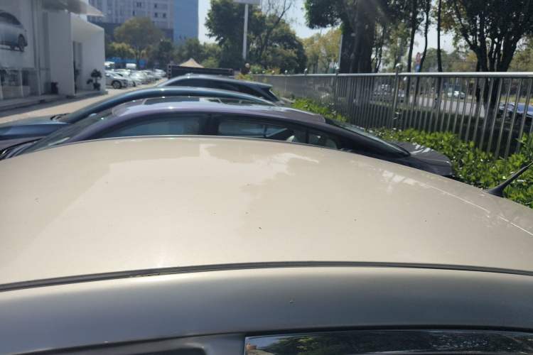 Used Hyundai Verna (older generation) 2010 Sedan 1.4L Manual Comfort GS Roof