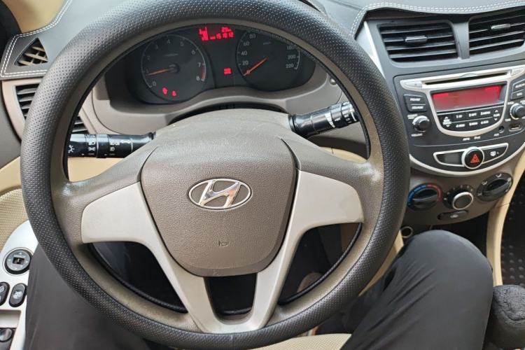 Used Hyundai Verna (older generation) 2010 Sedan 1.4L Manual Comfort GS Steering Wheel