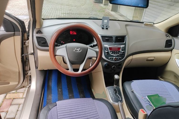 Used Hyundai Verna (older generation) 2010 Sedan 1.4L Automatic Comfort Model GS Steering Wheel