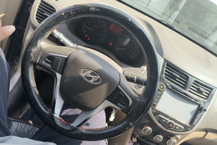 Used Hyundai Verna (older generation) 2010 Sedan 1.4L Manual Comfort GS Steering Wheel