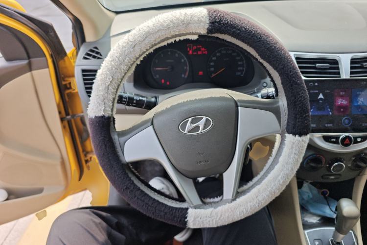 Used Hyundai Verna (older generation) 2010 Sedan 1.4L Automatic Comfort Model GS Steering Wheel