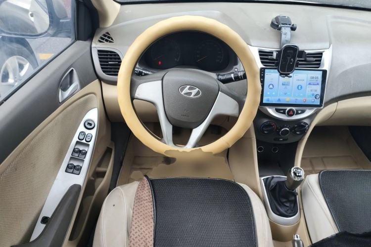 Used Hyundai Verna (older generation) 2010 Sedan 1.4L Manual Standard GL Model Steering Wheel