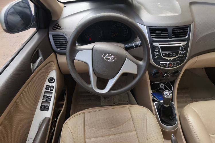 Used Hyundai Verna (older generation) 2010 Sedan 1.4L Manual Comfort GS Steering Wheel