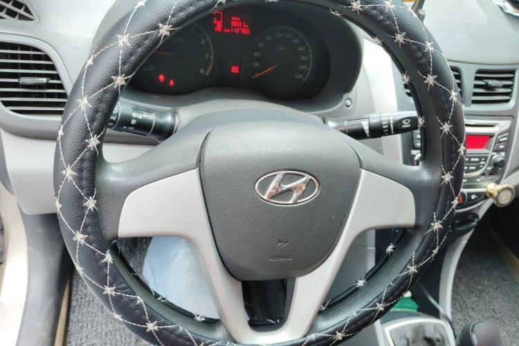 Used Hyundai Verna (older generation) 2010 Sedan 1.4L Manual BLUE Model Steering Wheel