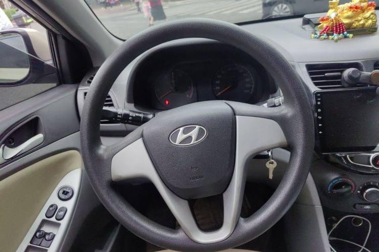Used Hyundai Verna (older generation) 2010 Sedan 1.4L Manual BLUE Model Steering Wheel