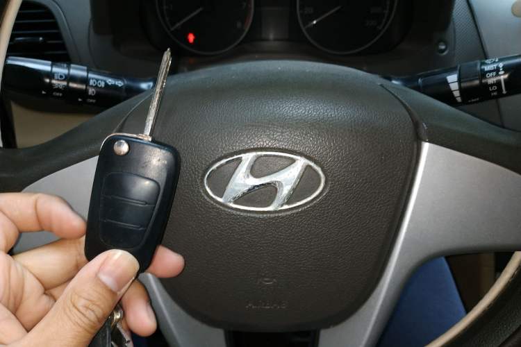 Used Hyundai Verna (older generation) 2010 Sedan 1.4L Manual Comfort GS Vehicle Key