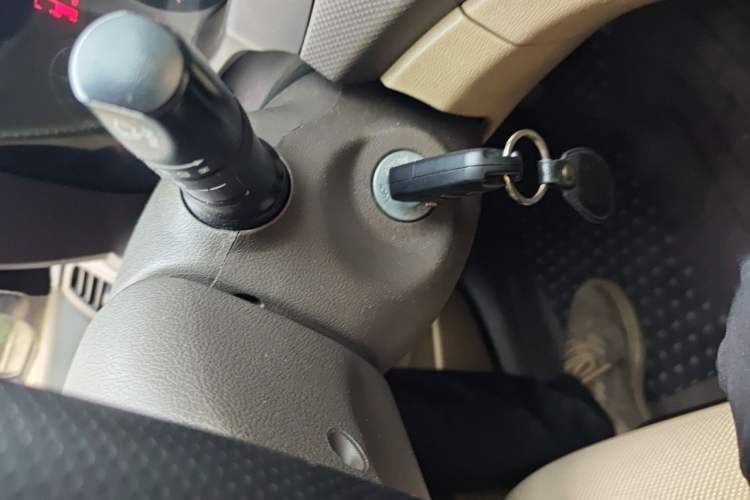 Used Hyundai Verna (older generation) 2010 Sedan 1.4L Manual Comfort GS Vehicle Key