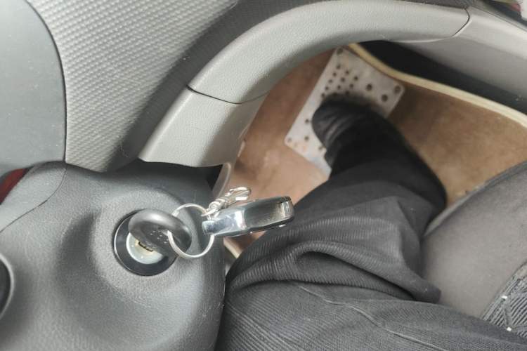 Used Hyundai Verna (older generation) 2010 Sedan 1.4L Manual Standard GL Model Vehicle Key