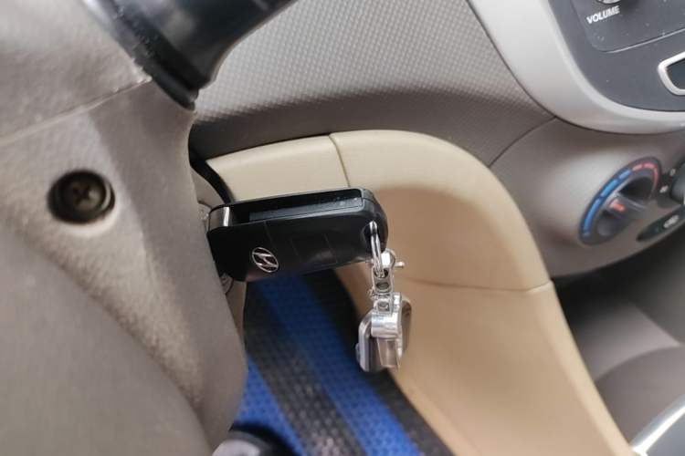 Used Hyundai Verna (older generation) 2010 Sedan 1.4L Automatic Comfort Model GS Vehicle Key